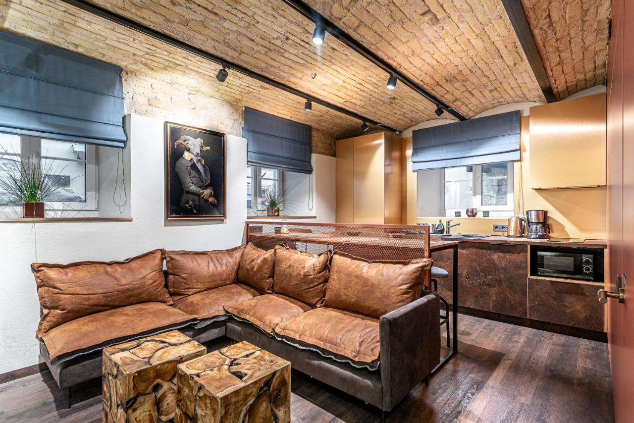 Unesco Hidden Arches - Restored 3 Bedroom Apartment In The Historic Pilies St. Вильнюс Экстерьер фото